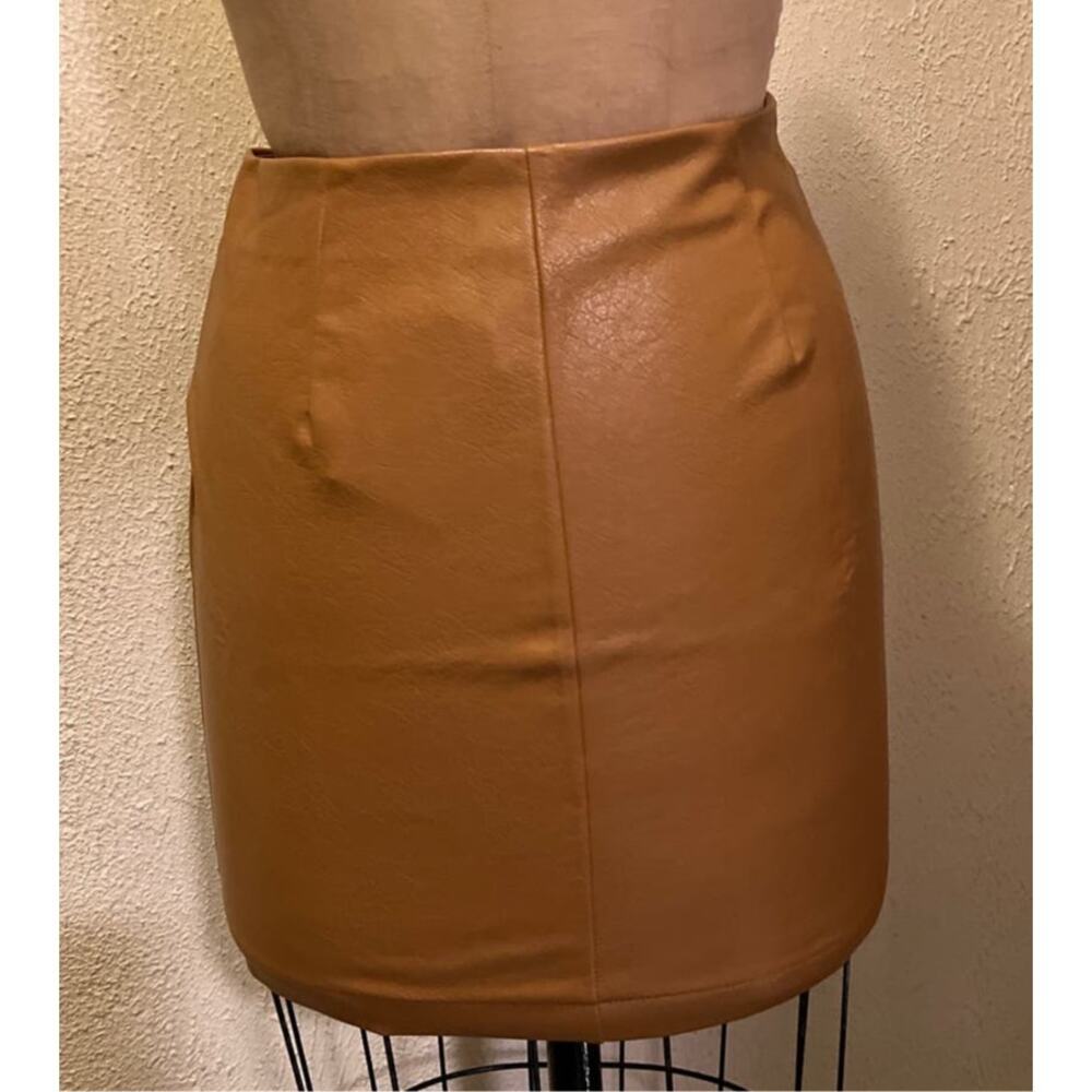 NiMin Clothing Co. Faux Leather Crossover Hem Skirt Tan NWT Size S - Picture 4 of 6